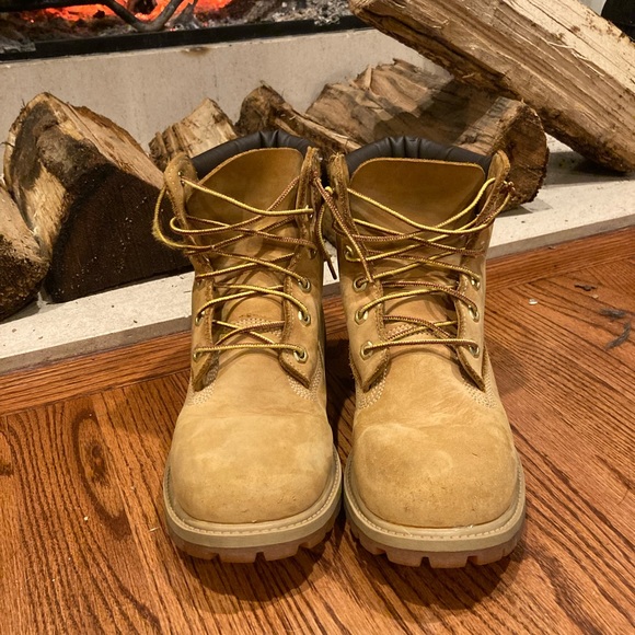 Timberland 6” premium boot color wheat - Picture 2 of 6